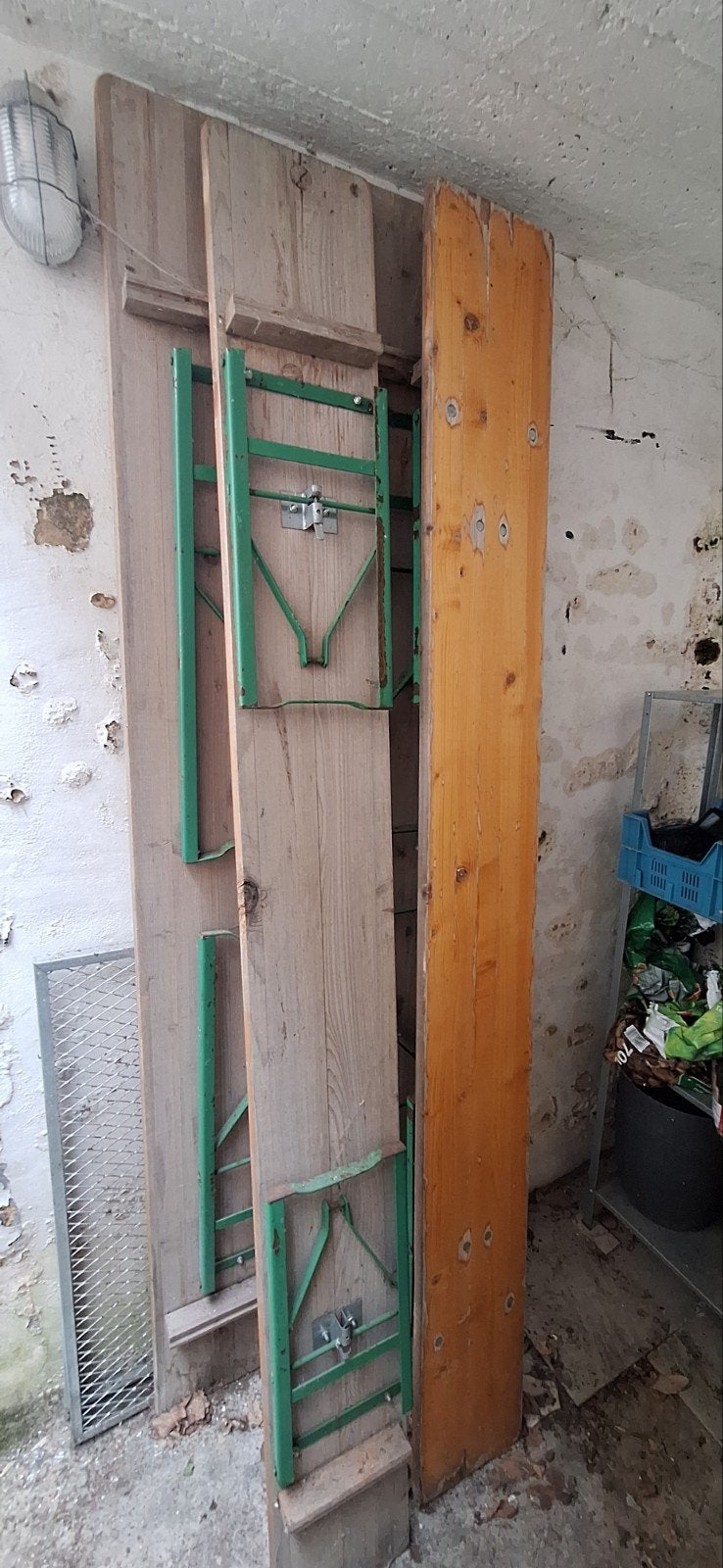 Table pliante avec deux bancs, Il faut que ça parte maintena, Enlèvement