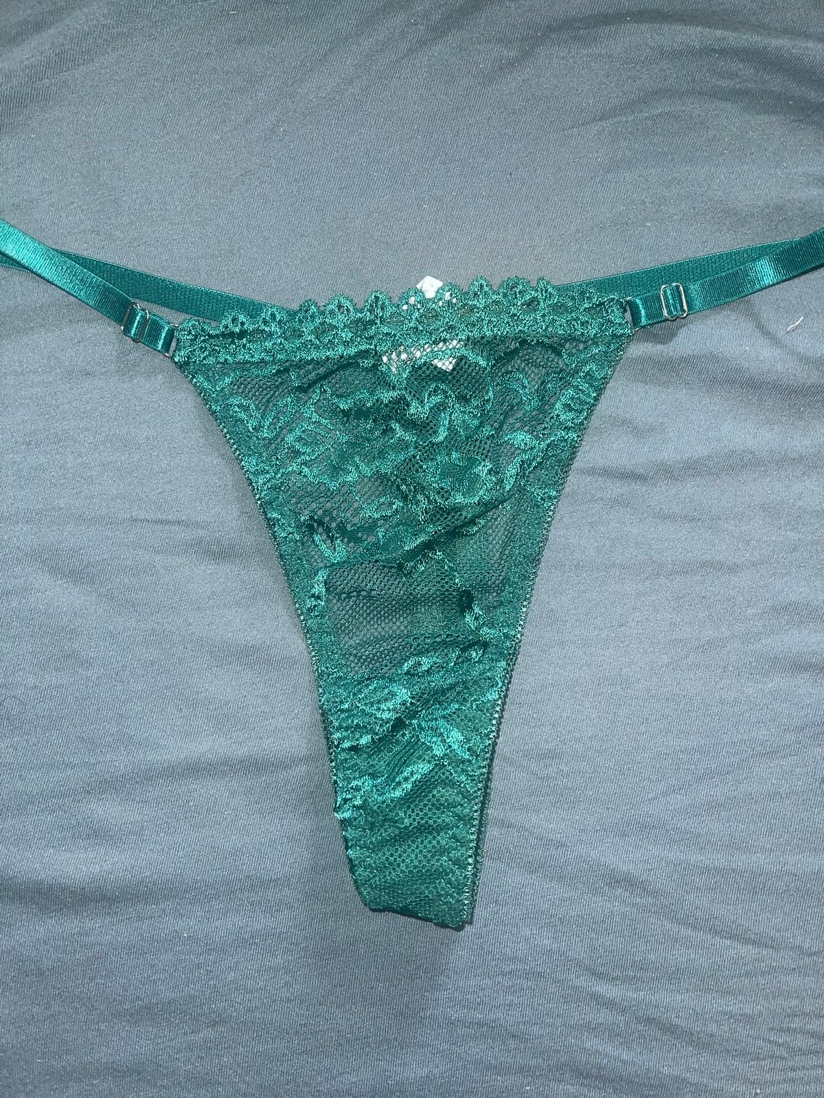 Mini string kant - groen, Vêtements | Femmes, Sous-vêtements & Lingerie, Enlèvement ou Envoi, Vert, String