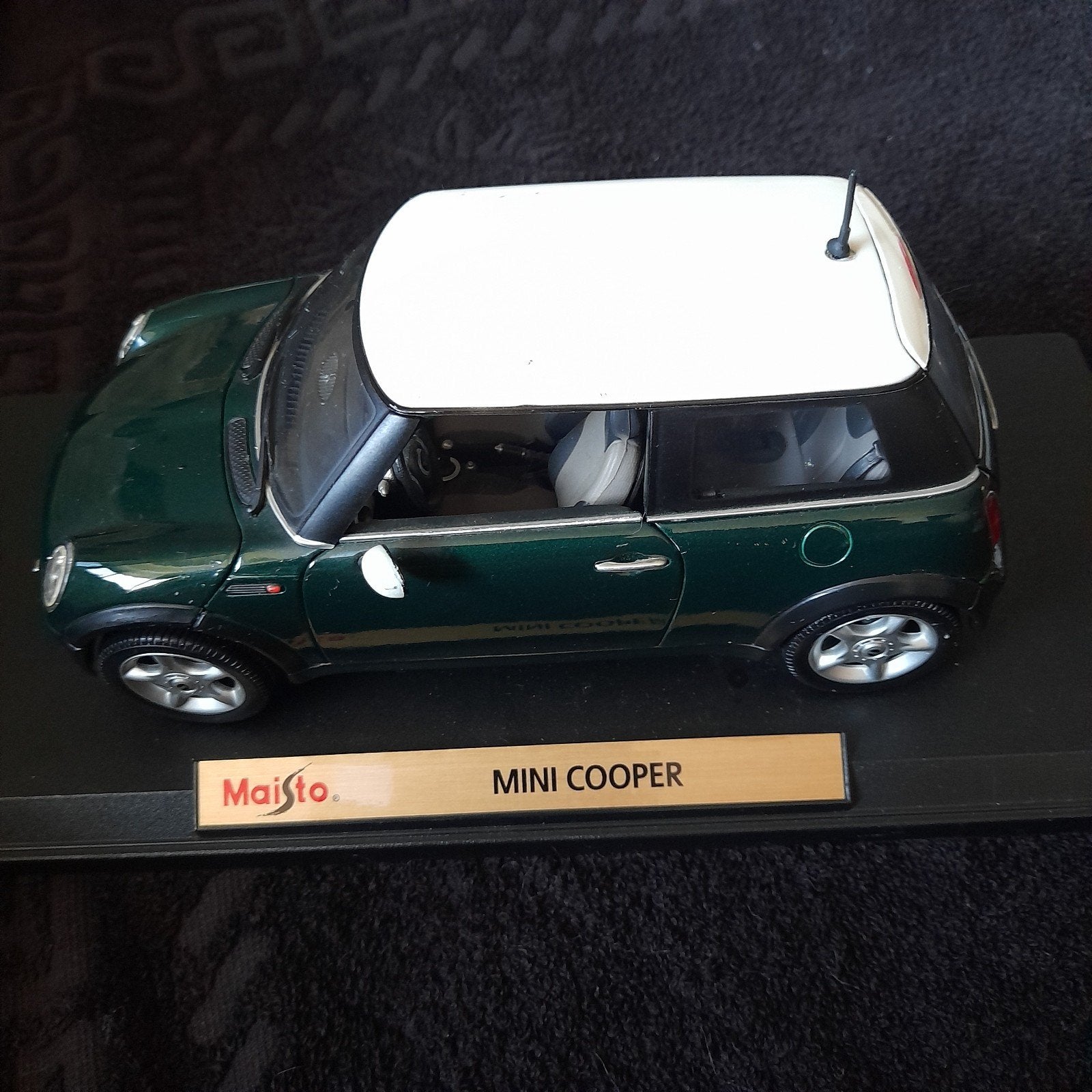 Mini Cooper schaalmodel 1:18 - Maisto ,donkergroen/wit, Ophalen, Maisto
