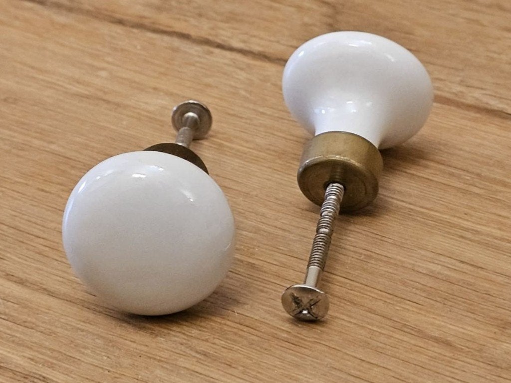 Paar witte porseleinen meubelknoppen, Ophalen of Verzenden, Nieuw