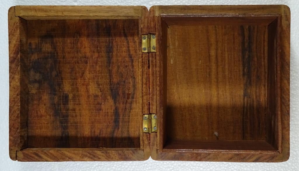 BOITE A BIJOUX EN BOIS CREUSE ET INCRUSTE, Enlèvement ou Envoi