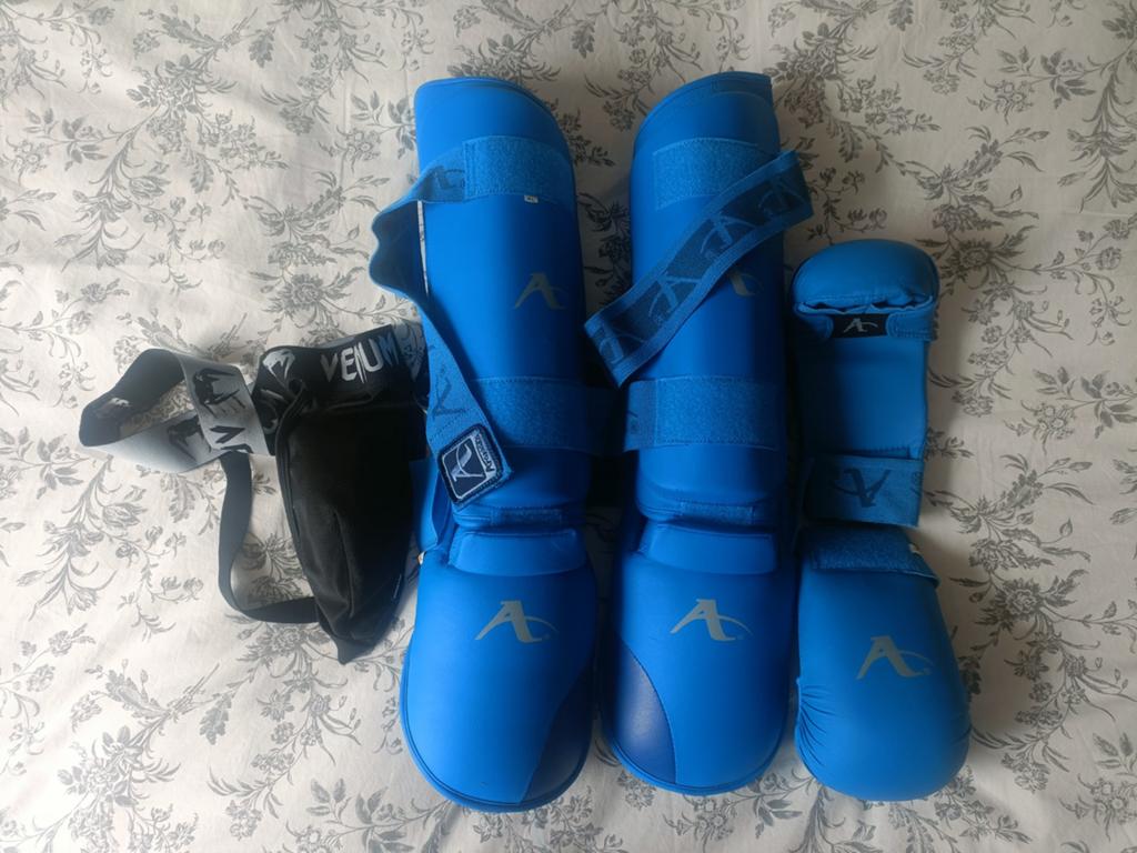 Des trucs de karaté, Martial arts, Enlèvement ou Envoi