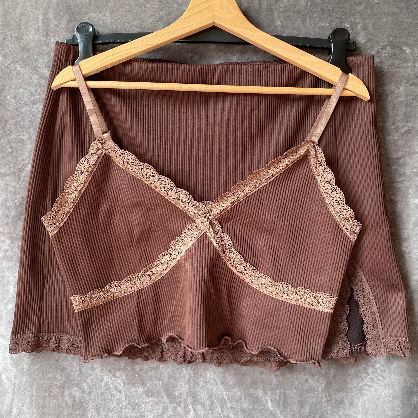 Top et jupe en dentelle marron, Vêtements | Femmes, Jupes, Enlèvement ou Envoi, Au-dessus du genou, Brun, Taille 42/44 (L)