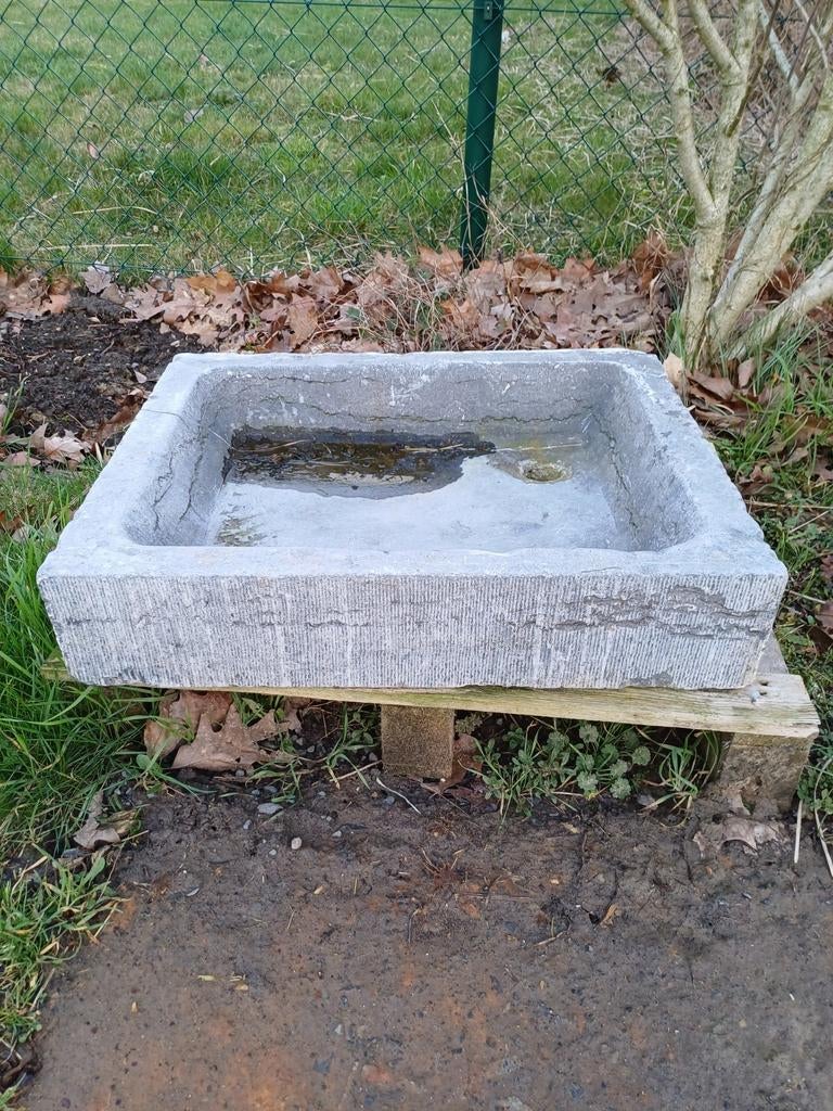 Oude geleefde wasbak, Ophalen