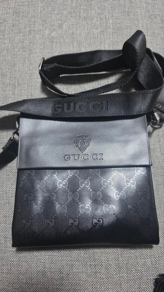Gucci schoudertas, Handtassen en Accessoires, Tassen | Schoudertassen, Ophalen of Verzenden