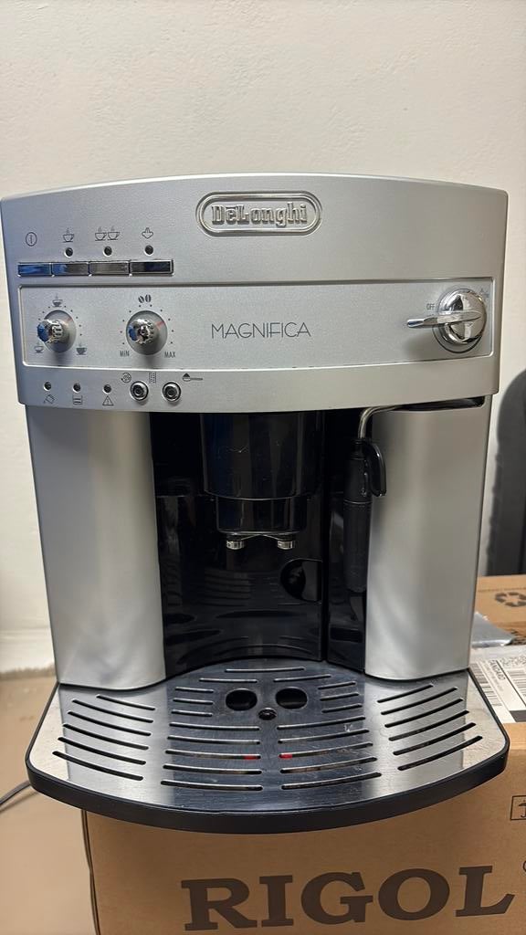 Automatische koffiemachine delonghi magnifica, Enlèvement, Cafetière