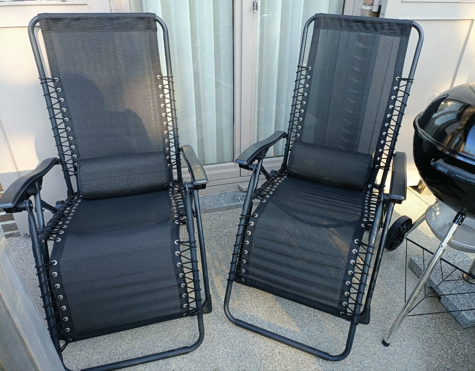Chaises longues noires, Enlèvement, Comme neuf, Textilène, Pliant