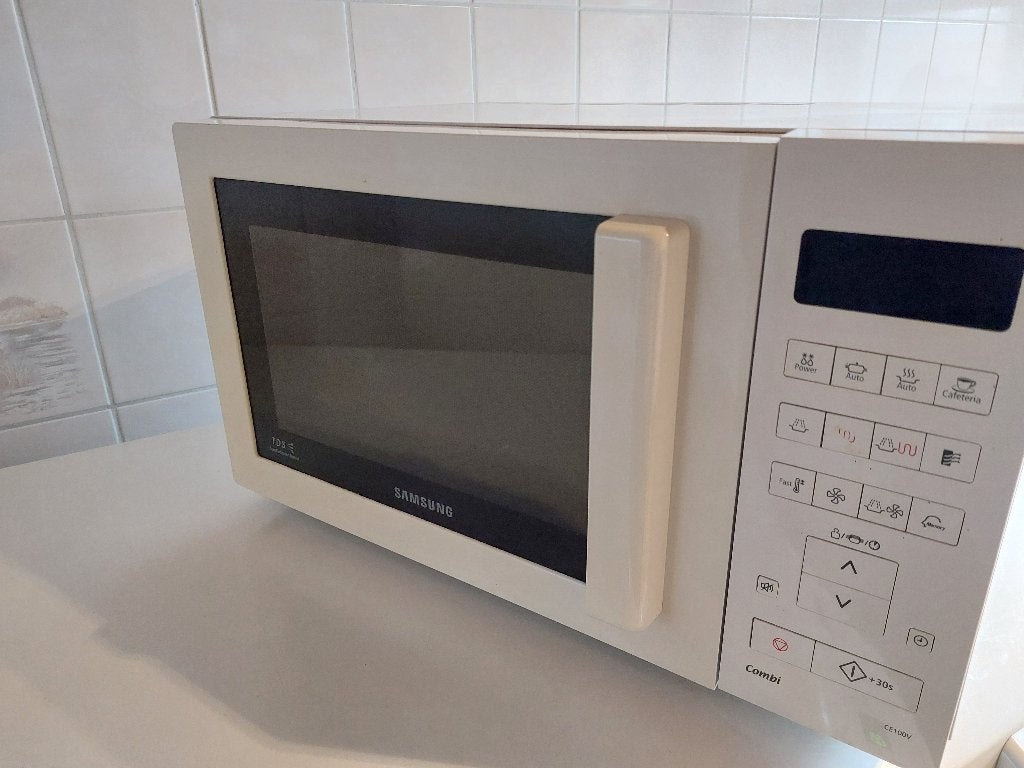 Samsung Combi microgolfoven CE100V van 28 liter, Elektronische apparatuur, Microgolfovens, Ophalen, Zo goed als nieuw, Vrijstaand