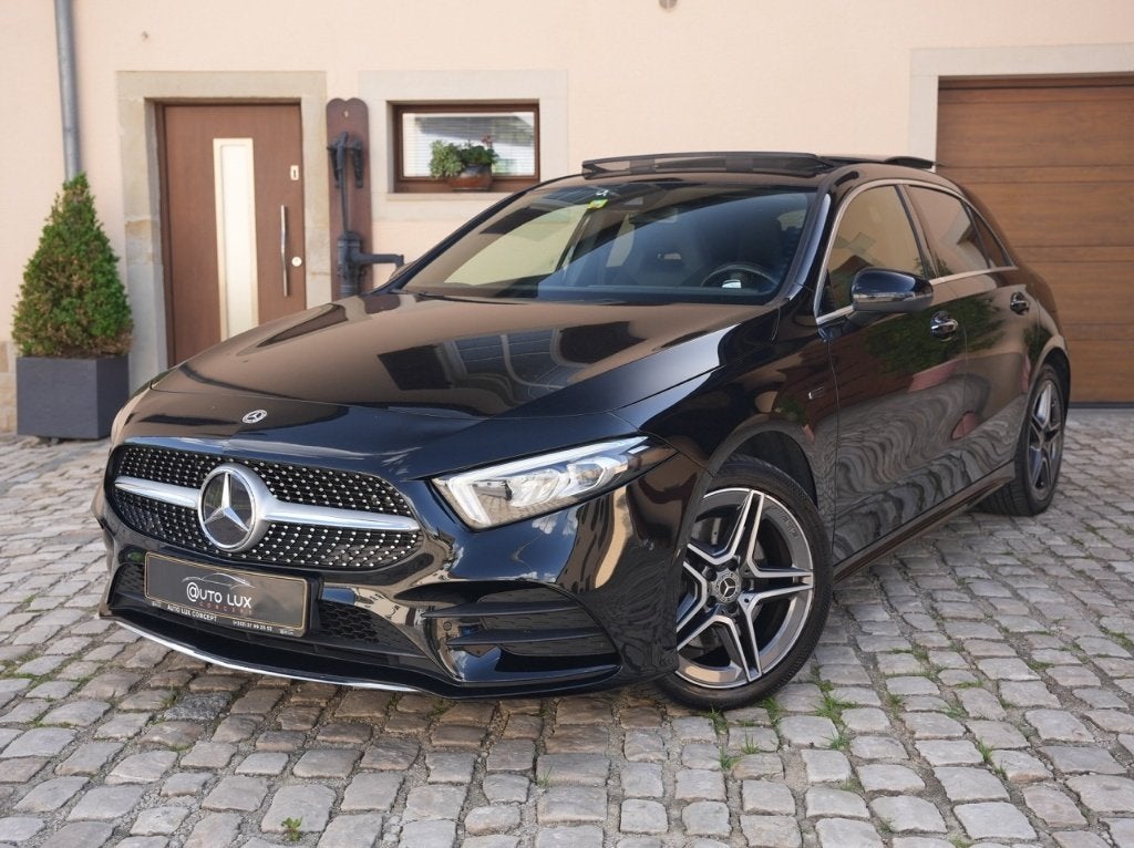 Mercedes-Benz A 250 e AMG Line 8G-DCT/Toit pano/KEYLESS/Cam, Achat, Euro 6, Entreprise, Noir