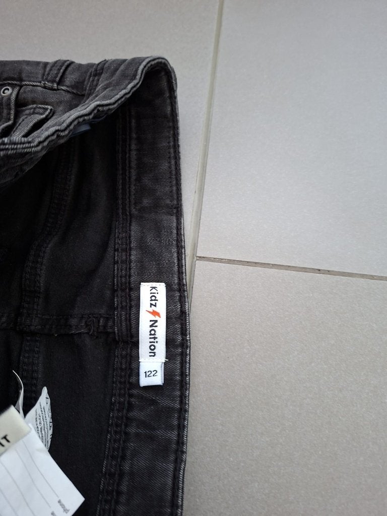 Zwarte jeans maat 122, Kinderen en Baby's, Broek, Jongen of Meisje, Ophalen of Verzenden, Zo goed als nieuw
