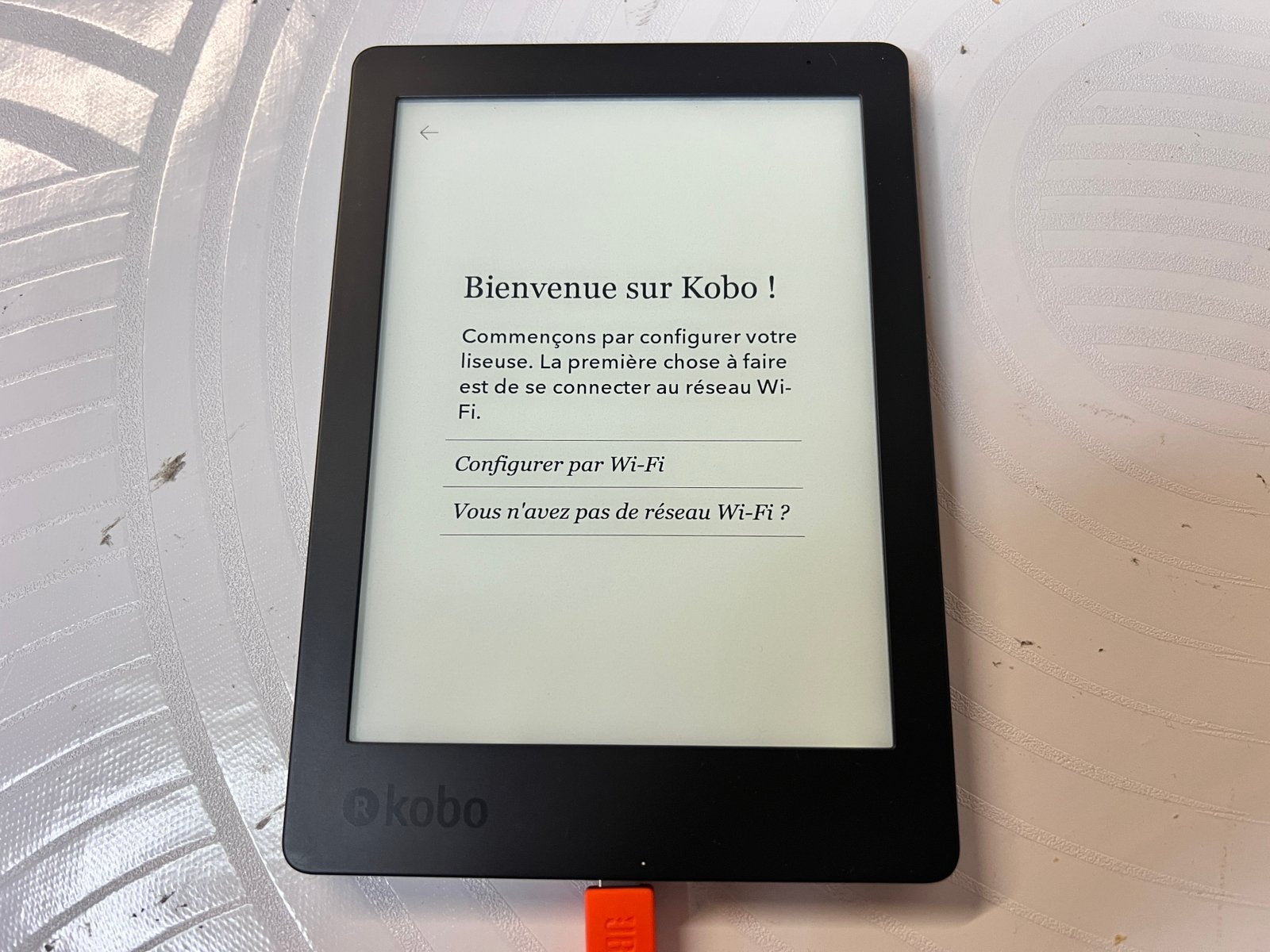LISEUSE KOBO AURA AVEC CHARGEUR TBE, Informatique & Logiciels, Enlèvement ou Envoi, Comme neuf
