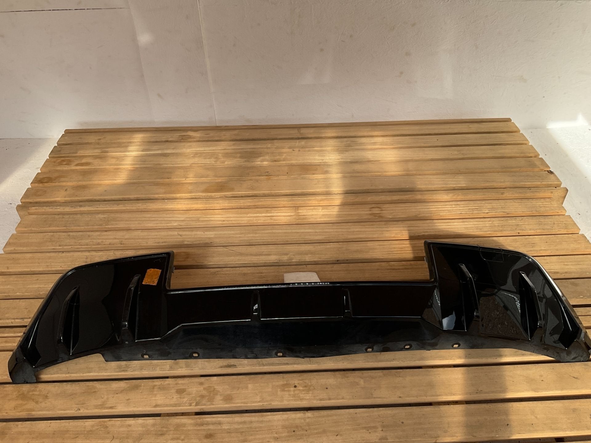 Diffuseur de pare-chocs arri re BMW S rie 1 F70 MPakket Spor, Petuelring 130
80788  Munich, DE, Pare-chocs, Info@bmw.de, Utilisé