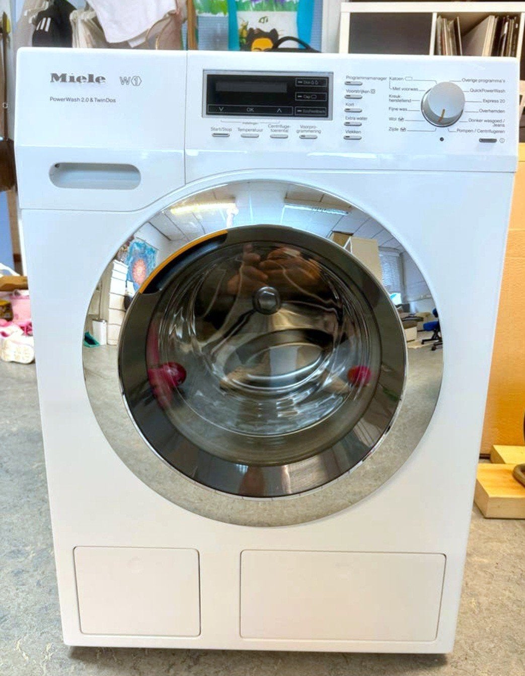 Jonge Miele Twindos wasmachine met 1600 toeren., Ophalen, Minder dan 85 cm, 8 tot 10 kg, Voorlader