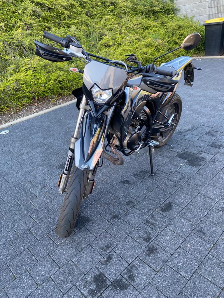 Sherco Blackmoon 50cc, 6 versnellingen, Zo goed als nieuw, 50 cc, Ophalen
