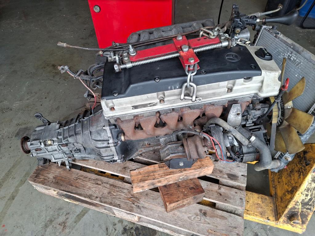 Mercedes G-klasse 300TD motor OM606 met versnellingsbak, Auto-onderdelen, Ophalen, Gebruikt, Mercedes-Benz