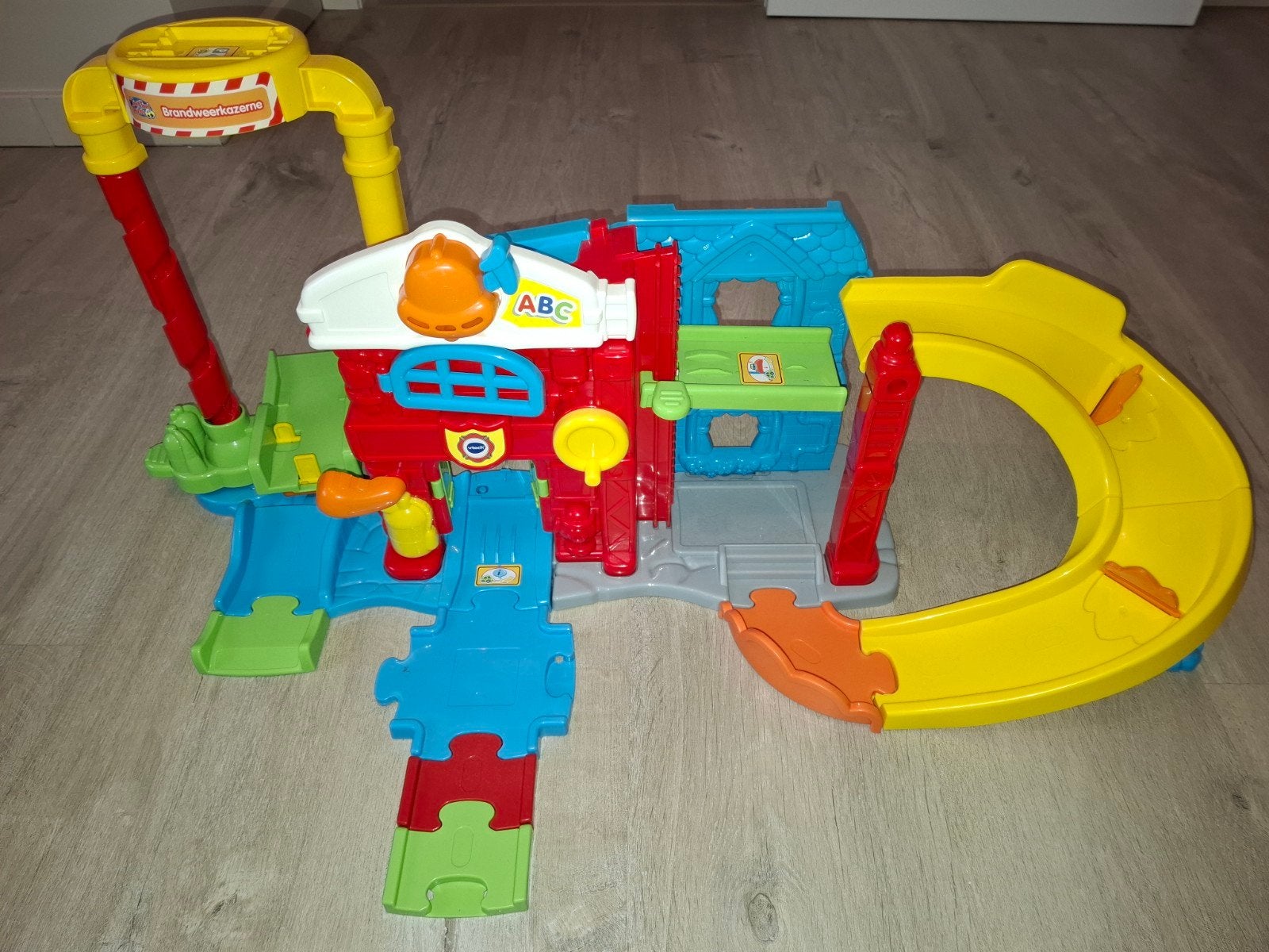 vtech toet toet brandweerkazerne met 1 auto, Ophalen