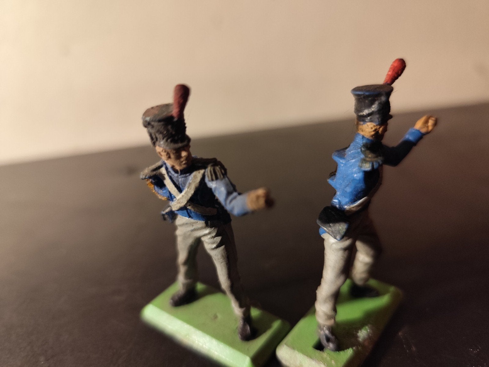 2 Britains Detailfiguren (1971) - Napoleontische Infanterie, Hobby en Vrije tijd, Modelbouw | Figuren en Diorama's, Diorama, Ophalen of Verzenden