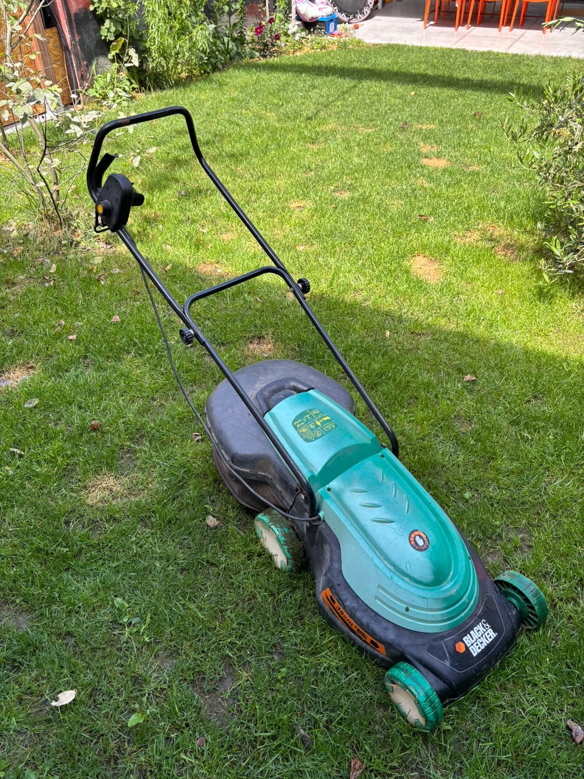 Elektrische grasmaaier black&decker, Jardin & Terrasse, Tondeuses à gazon, Tondeuse rotative, Sac de ramassage, 30 à 39 cm, Enlèvement