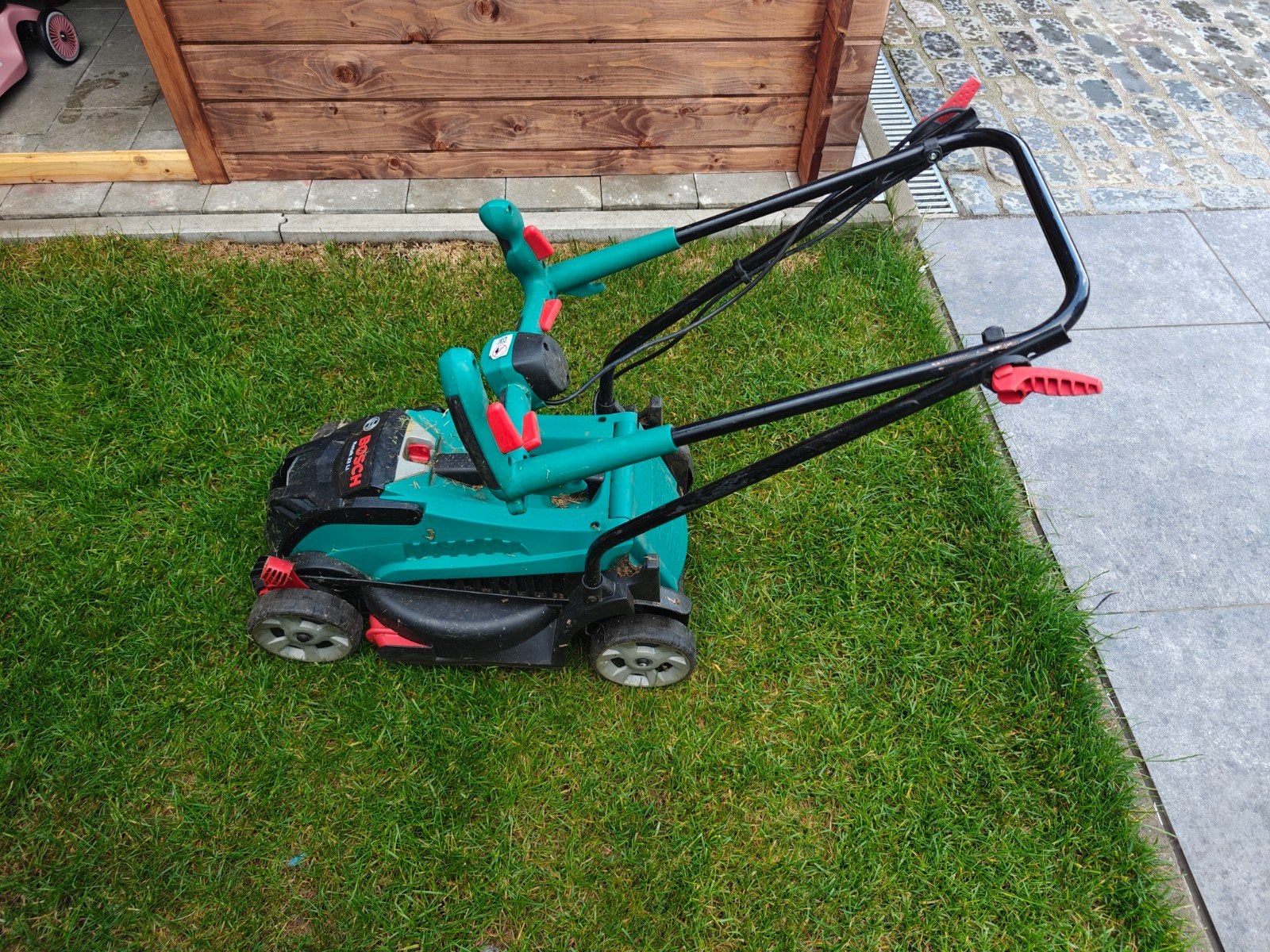 Grasmaaier Bosh rotak 32 LI, Ophalen, Opvangbak