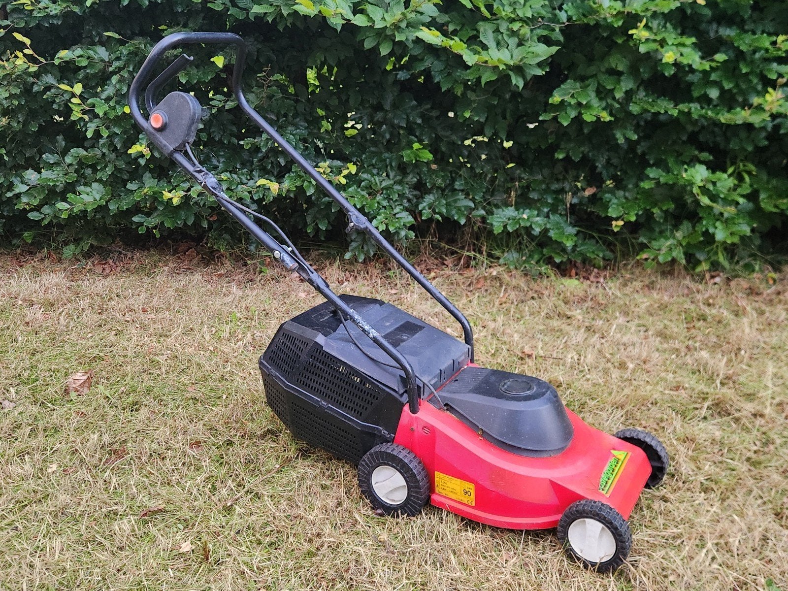 Machine à gazon, tondeuse à gazon électrique, Tondeuse rotative, Comme neuf, 30 à 39 cm, Enlèvement