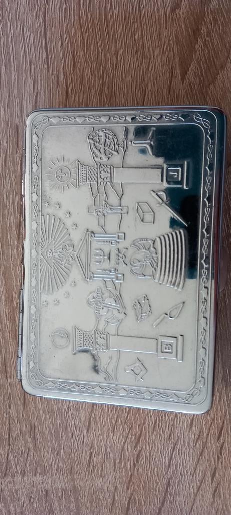 Set speelkaarten met een vrijmetselaars ontwerp in metalen d, Verzamelen, Ophalen of Verzenden, Zo goed als nieuw