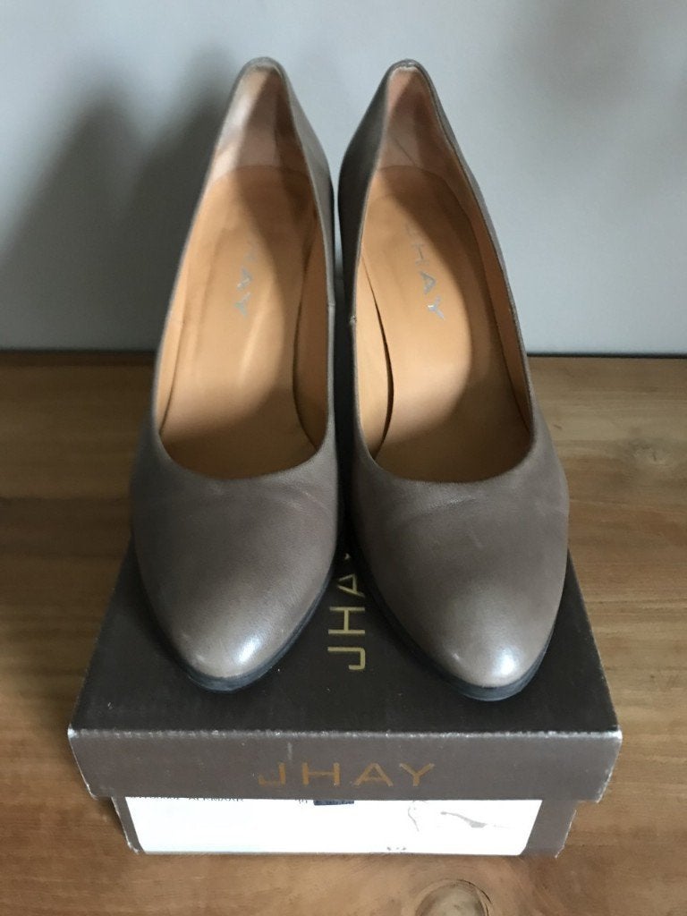 Bruine pumps van Jhay, maat 39, Kleding | Dames, Bruin, Ophalen of Verzenden, Zo goed als nieuw, Pumps