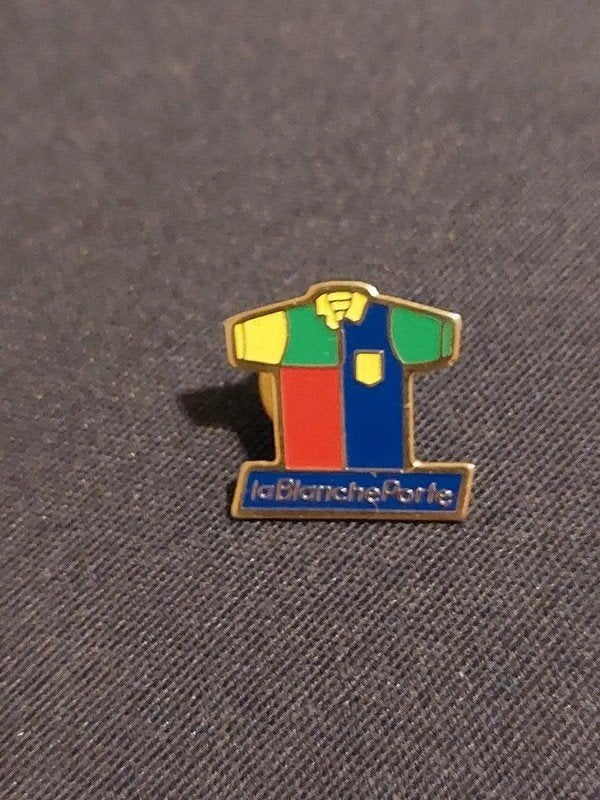 Vintage reclamepin : La Blanche Porte, Enlèvement ou Envoi, Comme neuf, Marque, Insigne ou Pin's