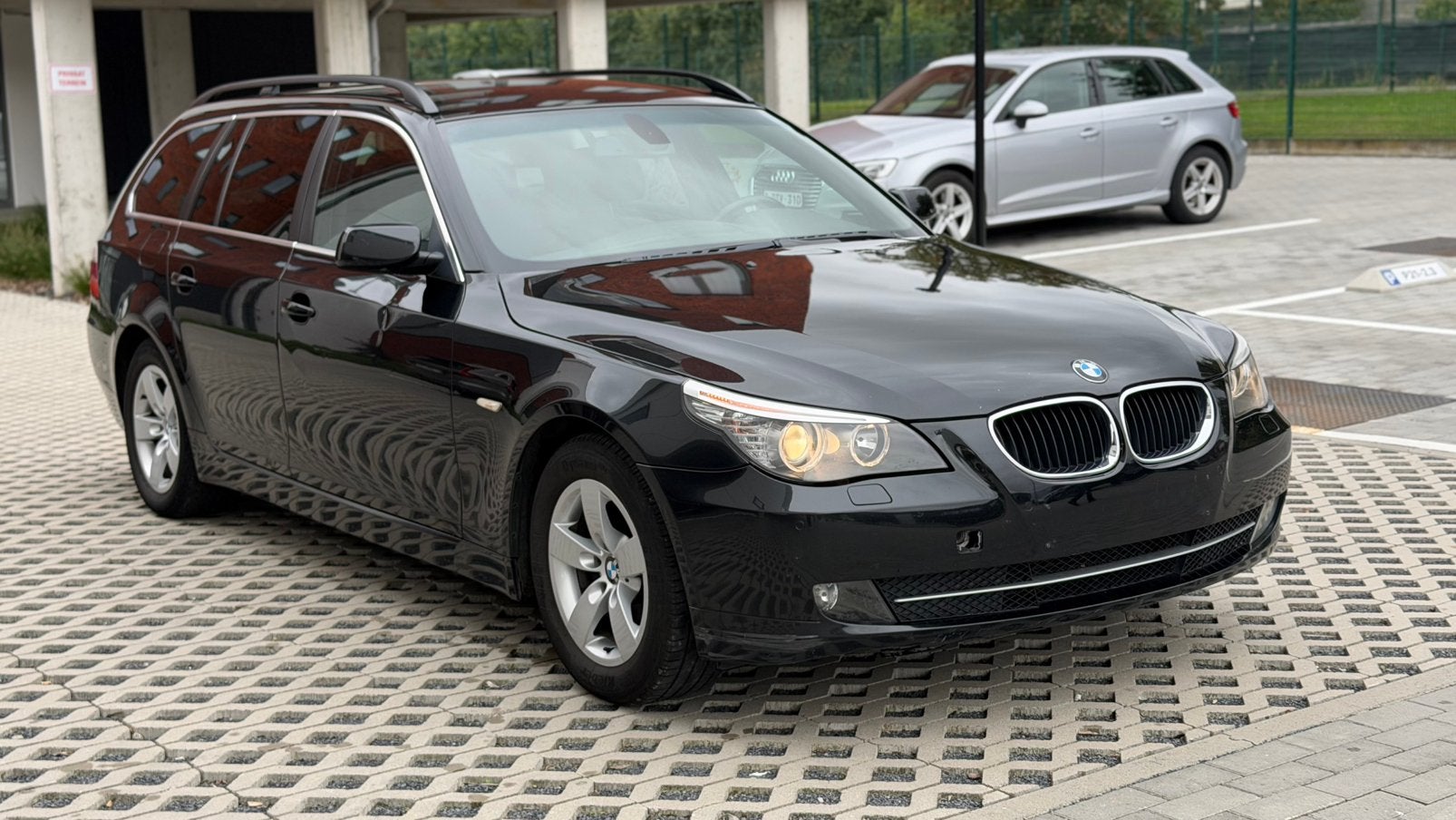 BMW 520d/Facelift ! /AUTOMATIQUE ! /5 EUROS ! /APPROUVÉ VVK , Euro 5, Entretenue par le concessionnaire, Noir, Automatique
