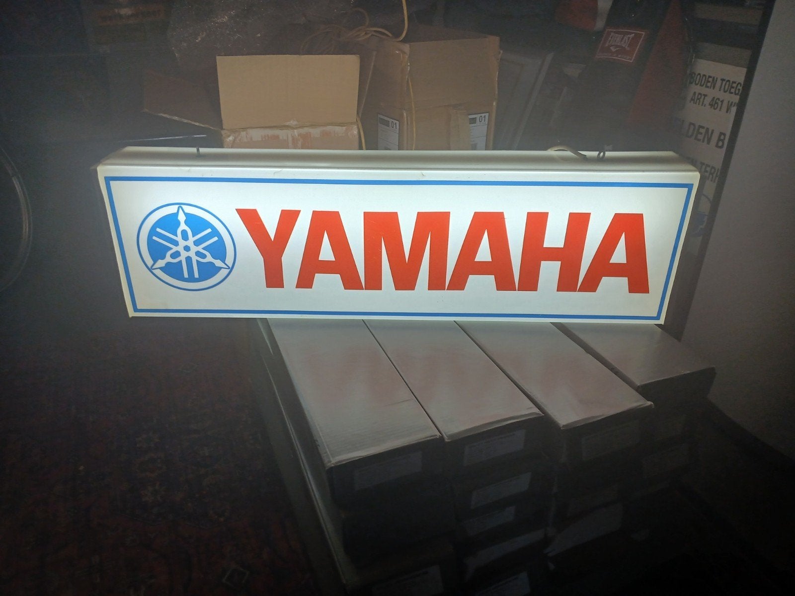 yamaha dealerbord  lichtreclame 100cm breed, Verzamelen, Ophalen, Reclamebord
