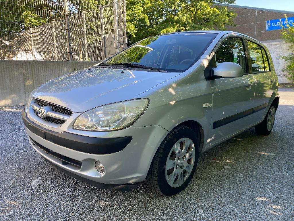 Hyundai Getz serie Up 82000km 1.1essnece 5 portes, Autos, Hyundai, Argent ou Gris, Achat, 50 kW, Boîte manuelle