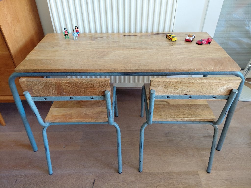 KidsDepot kindertafeltje en kinderstoeltjes, blauw-grijs, Ophalen, Zo goed als nieuw, Tafel(s) en Stoel(en)