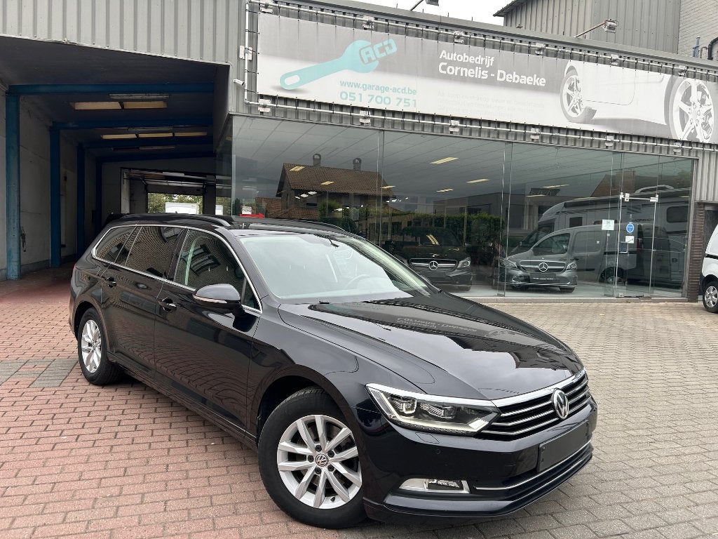 Volkswagen Passat Variant 1.6 TDI Automaat - Navi - Trekhaak, Auto's, Volkswagen, Stof, Zwart, Bedrijf, 5 deurs