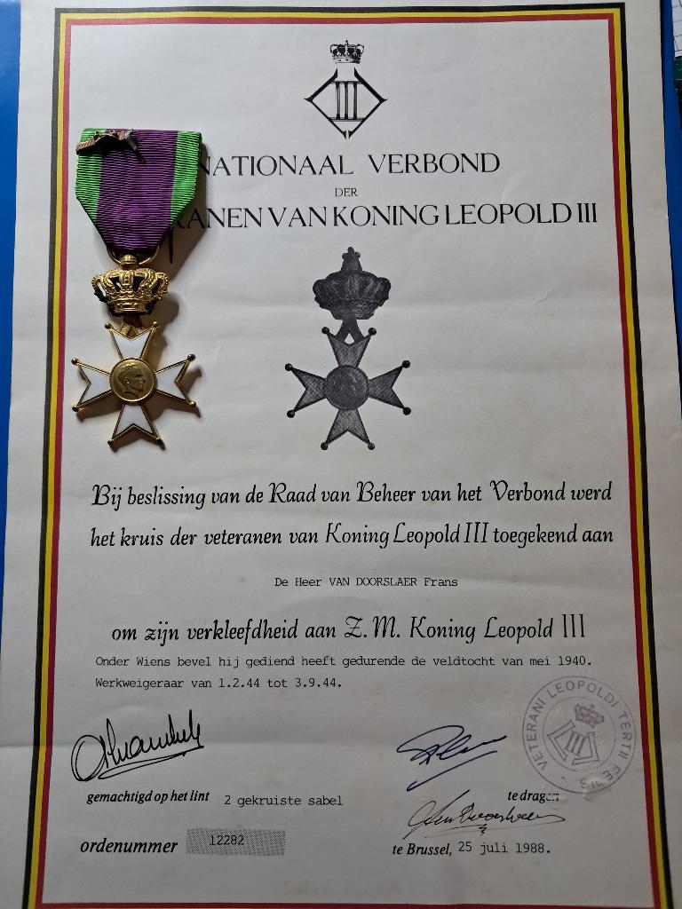 Médaille + diplôme vétérans Leopold III, Enlèvement ou Envoi, Armée de terre, Ruban, Médaille ou Ailes