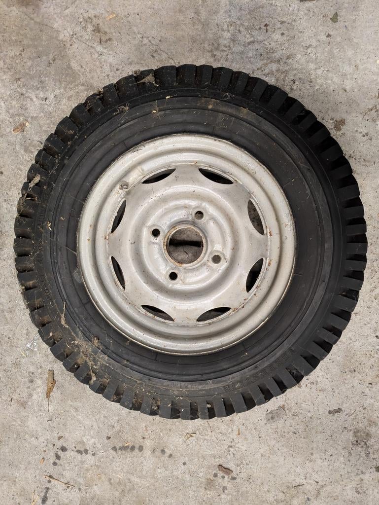 Stalen velgen 4 gaten, 13 inch, met spijkerbanden, Ophalen, Gebruikt