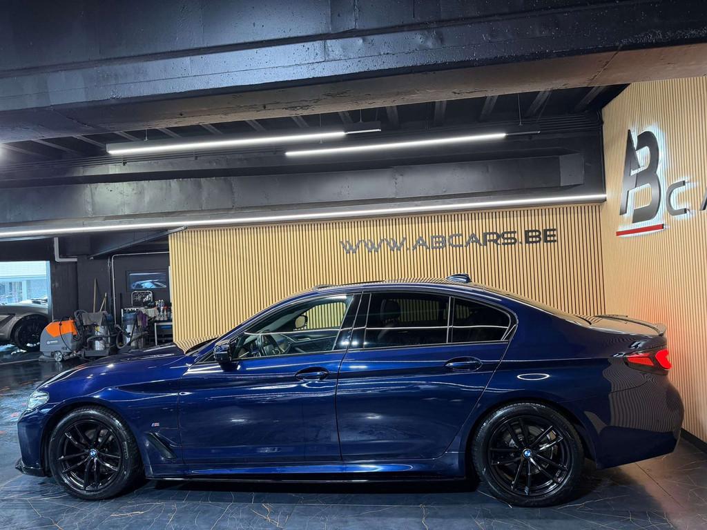 BMW 5 Serie 518 dA MHEV * PACK M PERFORMANCE * GAR 12 MOIS *, Auto's, Automaat, 4 deurs, 4 cilinders, Blauw