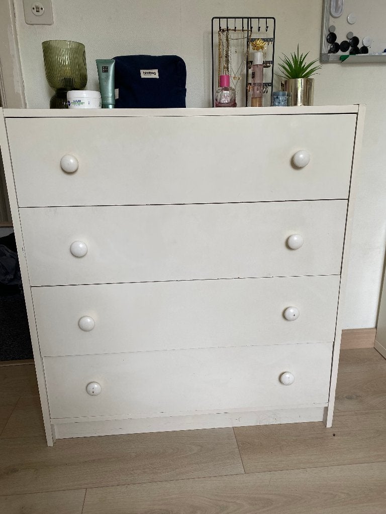 Commode IKEA a donner, 3 ou 4 tiroirs, 25 à 50 cm, Moins de 100 cm, Enlèvement