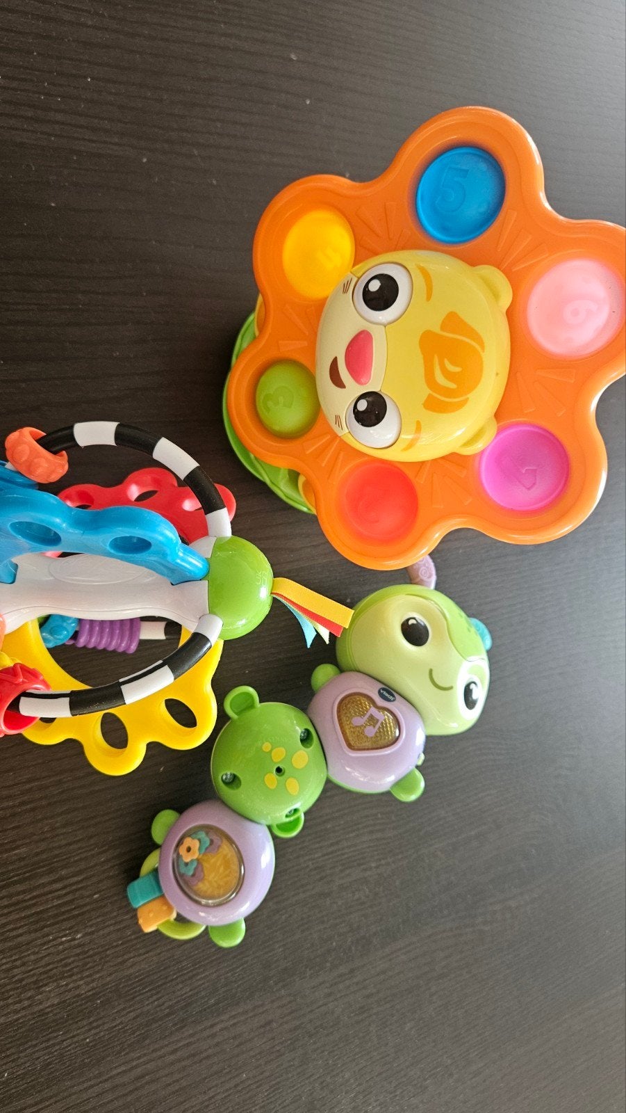 Mooi pakket babyspeelgoed VTech & Playgro (ZGAN, < 6 mnd oud, Ophalen, Zo goed als nieuw, Rammelaar, Met geluid