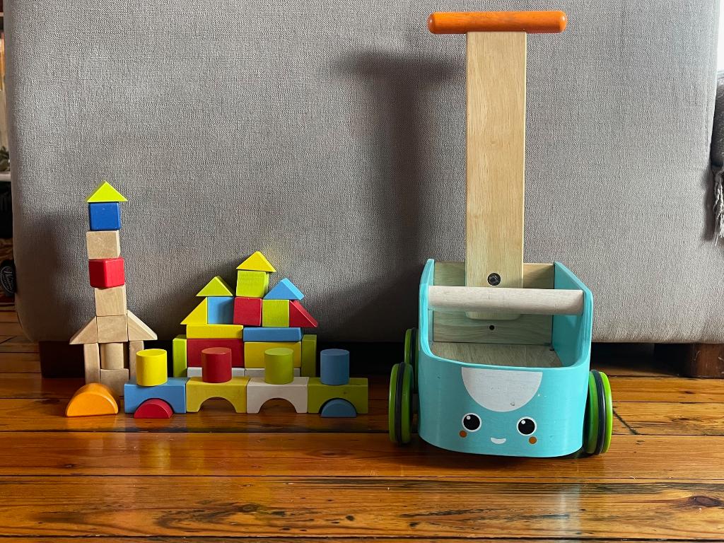 PlanToys blokkenwagen / walker, Kinderen en Baby's, Ophalen, Zo goed als nieuw, Auto, Met wieltjes