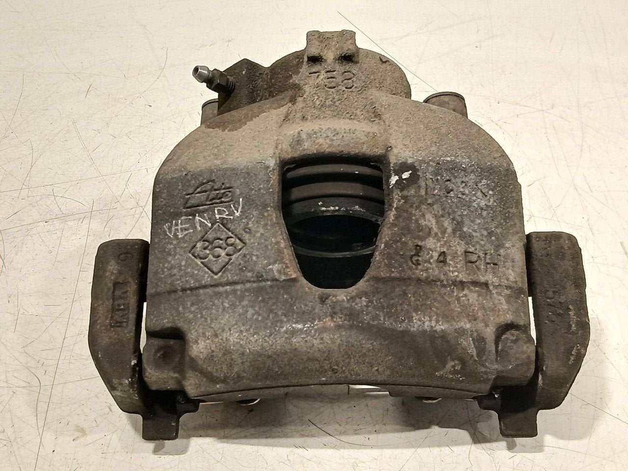 Remklauw rechts voor Renault Wind, Onderdelen@venauto.nl, Van der Ven Autorecycling B.V., Gebruikt, Ettenseweg 76, 4706 PB Roosendaal, The Netherlands