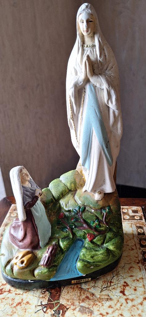 Heilige Maagd Maria met Bernadette van Lourdes, Ophalen