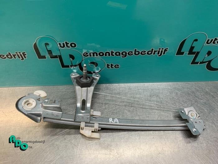 Mécanique vitre 4portes arrière droite d'un Peugeot 206 (2, -, 3 mois de garantie, Utilisé, -