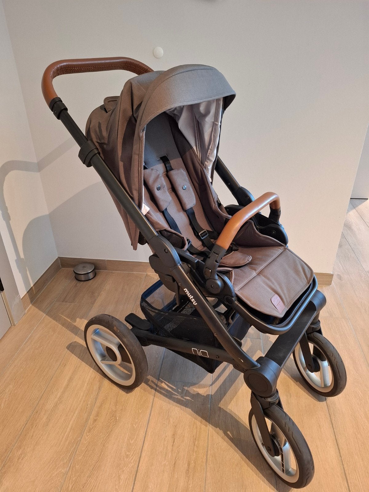 Mutsy Nio Buggy Totaalpakket: Reiswieg, zitting, accessoires, Kinderen en Baby's, Buggy's, Ophalen, Gebruikt, Maxi-Cosi, Zonnekap