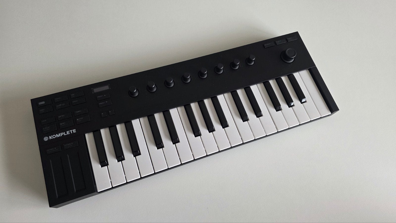 Native Instruments Komplete Kontrol M32, Muziek en Instrumenten, Midi-apparatuur, Ophalen, Zo goed als nieuw