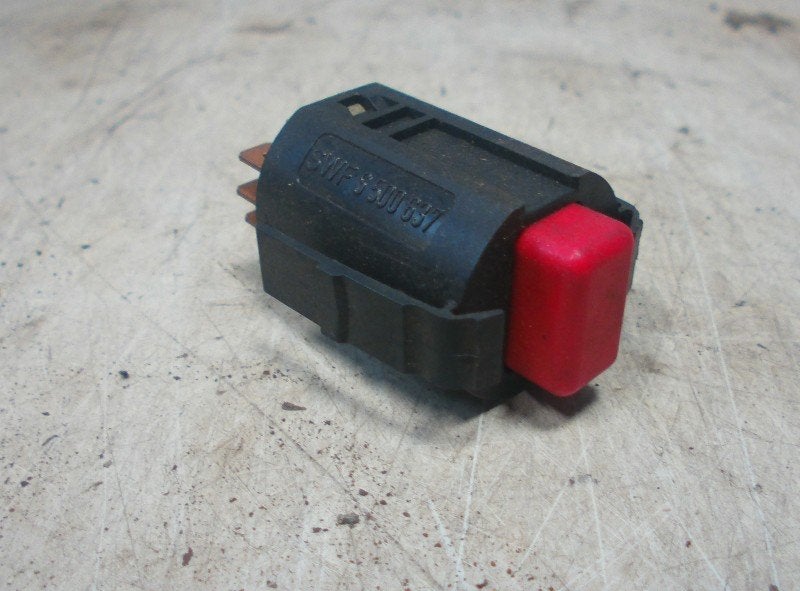 COMMUTATEUR DE FEUX DE DETRESSE Opel (90 069 102), Opel, Opel Automobile GmbH, Utilisé, Kontakt-opel@opel.com