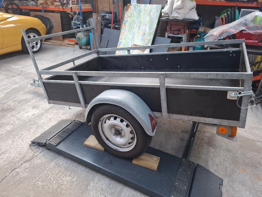 Aanhangwagen enkele as, Ophalen, Zo goed als nieuw