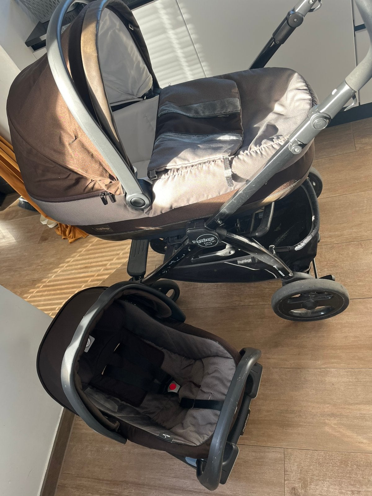 Poussette 2 en 1 Peg Perego, Enfants & Bébés, Enlèvement, Utilisé, Maxi-Cosi
