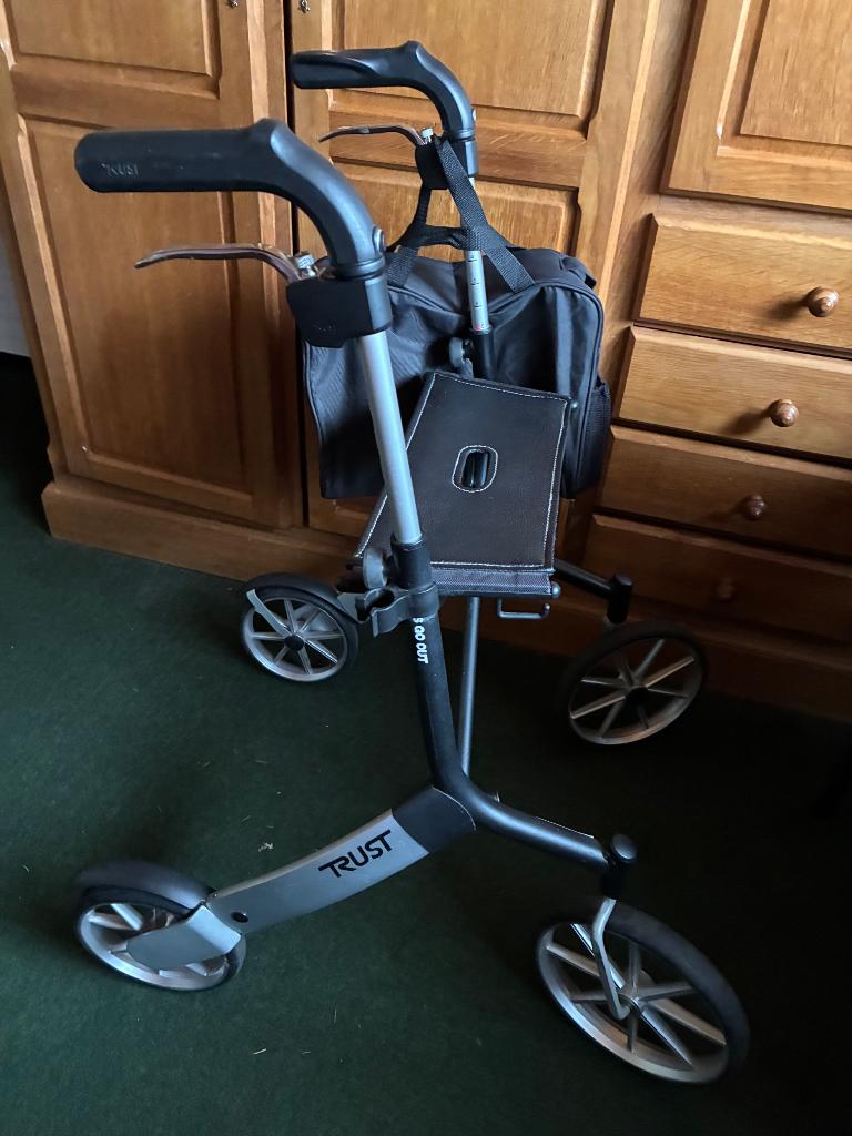 Rollator Trust let’s go out, Ophalen, Lichtgewicht, Nieuw