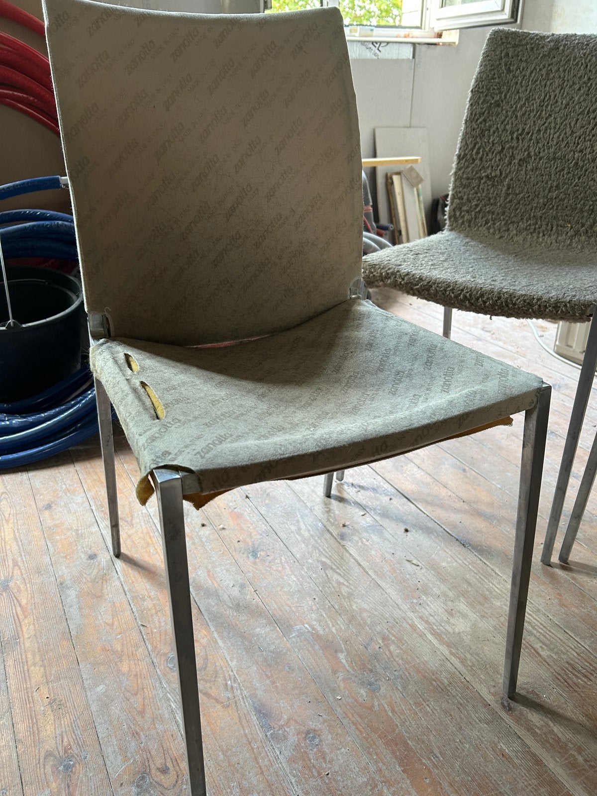 Zanotta eetkamerstoelen, Huis en Inrichting, Ophalen, Gebruikt, Overige kleuren, Modern, Italiaans design