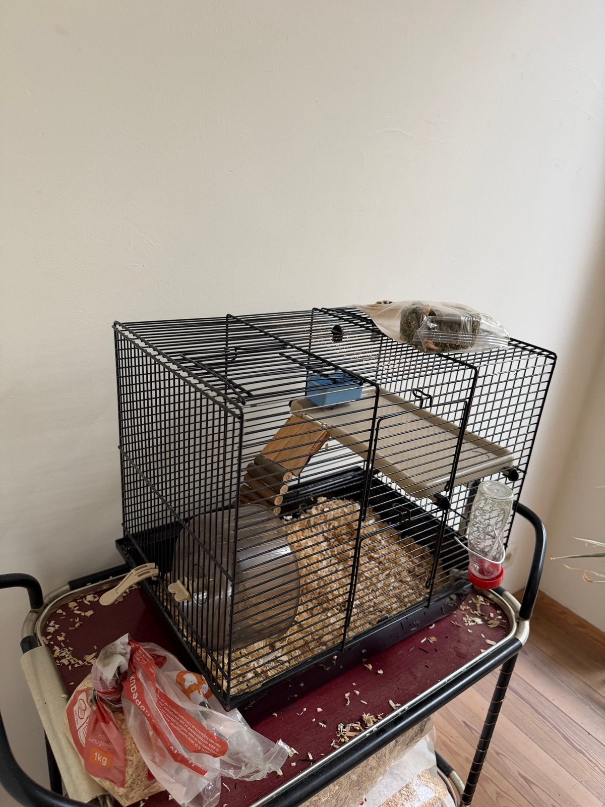 Hamsterkooi met hooi en accessoires, Ophalen, Gebruikt, Hok, Hamster