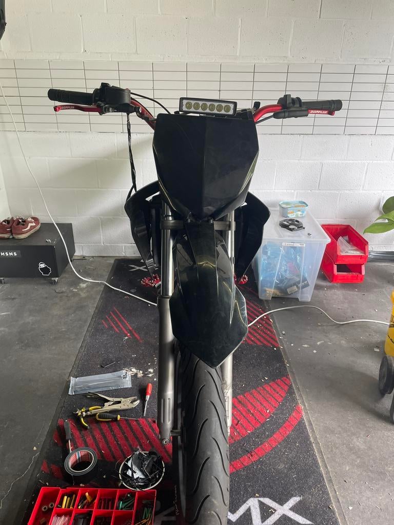 Volledige midtourige setup met sherco sm-r frame en kappen, Ophalen, Zo goed als nieuw
